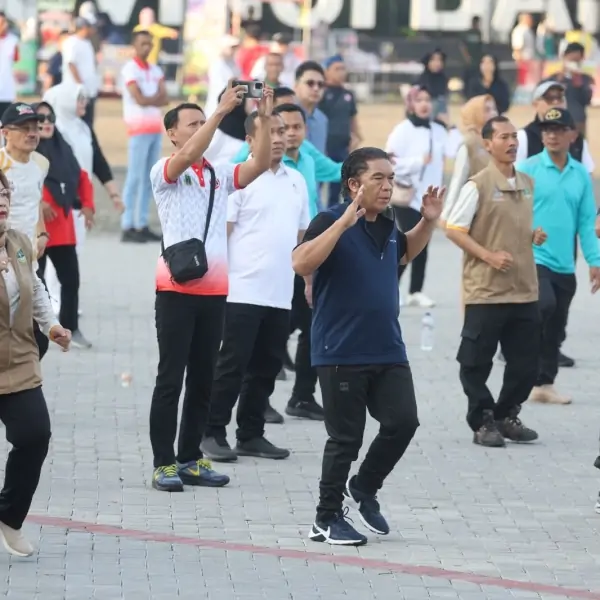 Tingkatkan Produktivitas, Pj Gubernur Banten Ajak Pegawai Jaga Kesehatan dan Rutin Berolahraga
